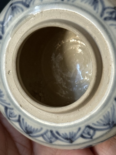 古玩陶瓷元末明初·青花纏枝花卉紋水盂真品鑒賞圖