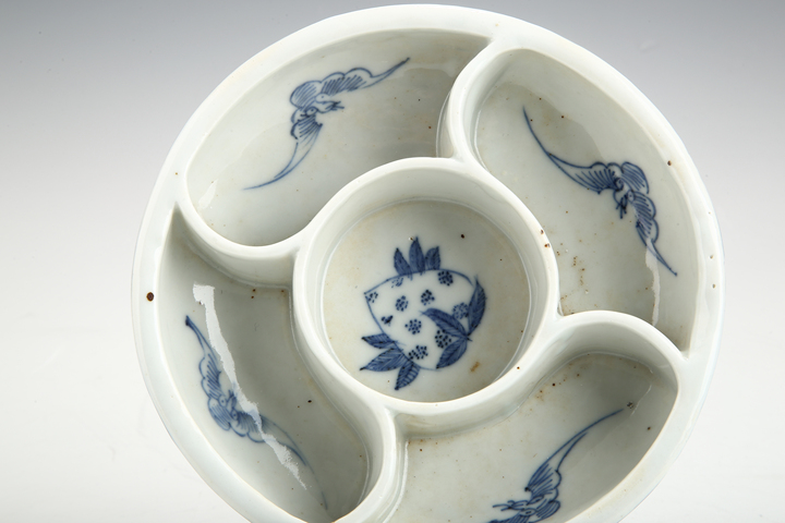 古玩陶瓷清中期·青花福壽纏枝蓮紋調色盤真品鑒賞圖