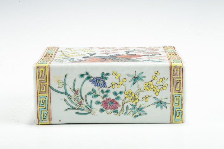 古玩陶瓷清晚·粉彩花鳥紋書擋拍賣，當前價格3136元