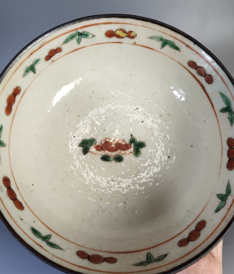 古玩陶瓷哥釉粉彩刀馬人物碗真品鑒賞圖