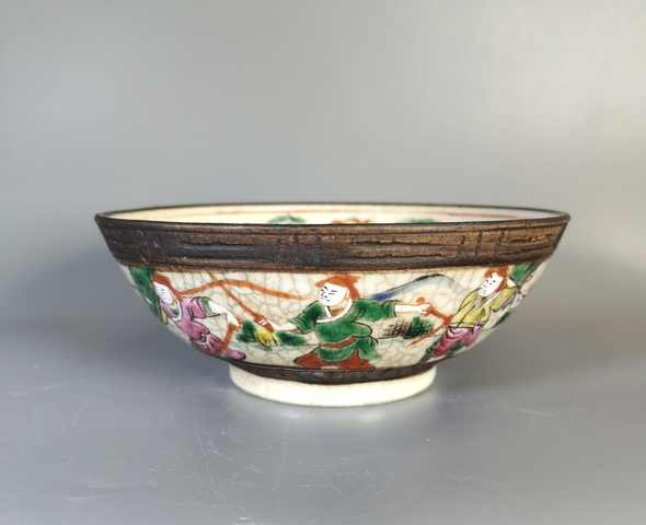 古玩陶瓷哥釉粉彩刀馬人物碗真品鑒賞圖