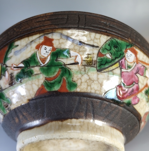 古玩陶瓷哥釉粉彩刀馬人物碗真品鑒賞圖