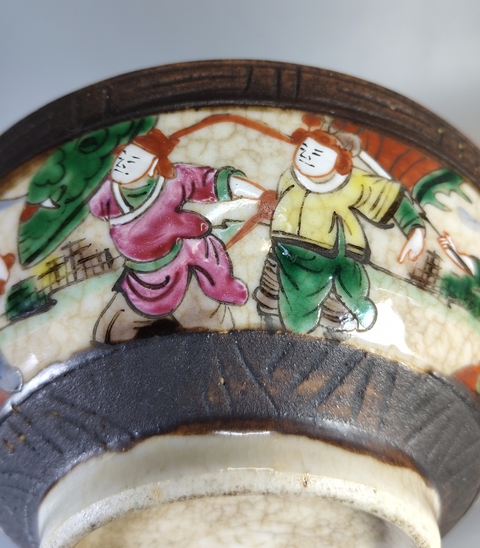 古玩陶瓷哥釉粉彩刀馬人物碗真品鑒賞圖