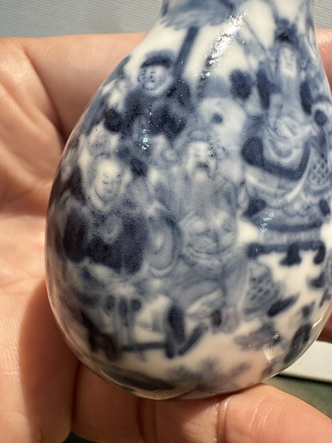 古玩陶瓷青花人物紋鼻煙壺真品鑒賞圖