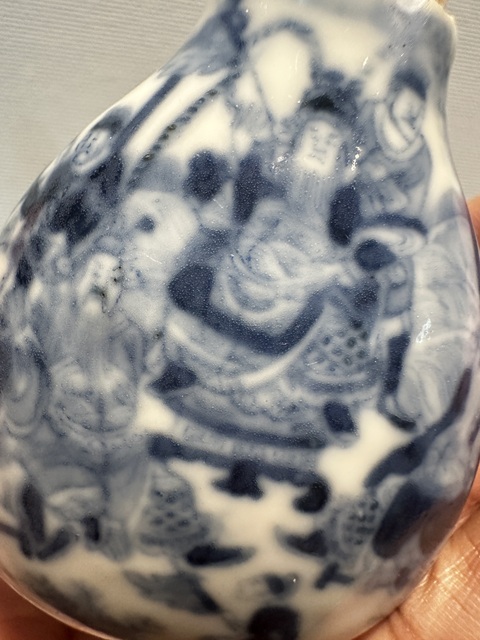 古玩陶瓷青花人物紋鼻煙壺真品鑒賞圖