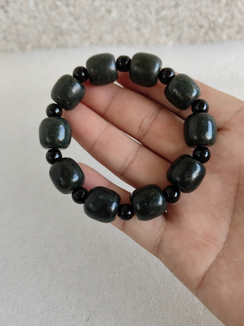 古玩玉器和田青玉手串拍賣，當(dāng)前價(jià)格450元