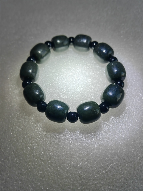 古玩玉器和田青玉手串拍賣，當(dāng)前價(jià)格450元