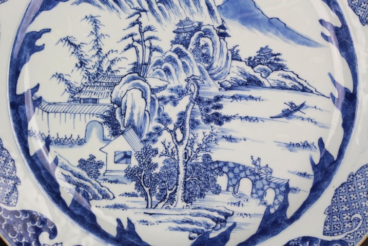 古玩陶瓷清乾隆 青花山水紋折沿大盤真品鑒賞圖
