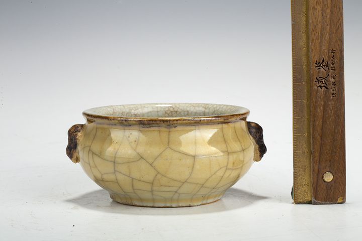 古玩陶瓷清中·哥釉鐵骨泥獸耳爐拍賣，當前價格2376元