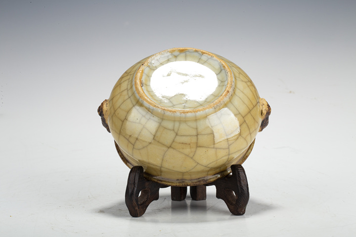 古玩陶瓷清中·哥釉鐵骨泥獸耳爐拍賣，當前價格2376元