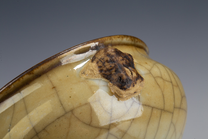 古玩陶瓷清中·哥釉鐵骨泥獸耳爐拍賣，當前價格2376元