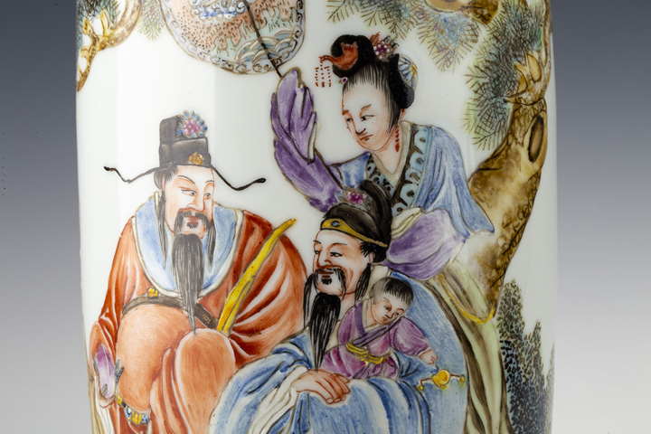 古玩陶瓷民國·吳寄甄作 粉彩三星人物紋撇口瓶真品鑒賞圖