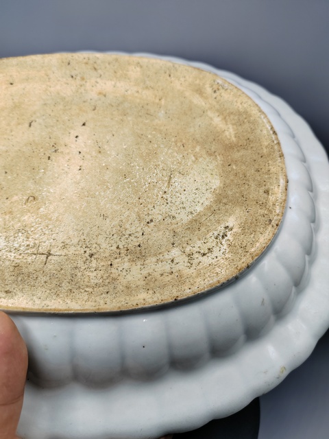 古玩陶瓷青花山水人物紋折沿盤真品鑒賞圖