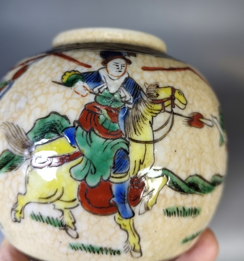 古玩陶瓷清末民初-哥釉粉彩刀馬人物罐拍賣，當前價格999元