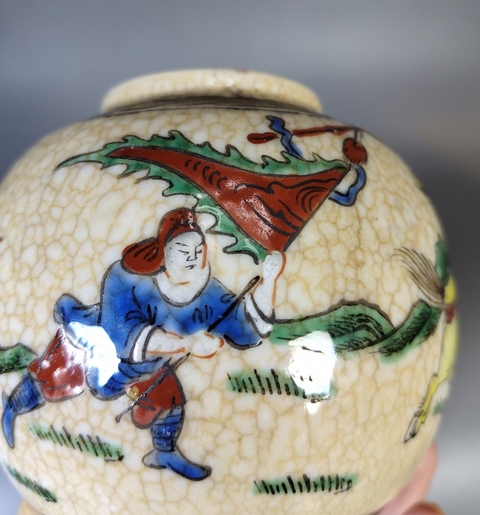 古玩陶瓷清末民初-哥釉粉彩刀馬人物罐拍賣，當前價格999元