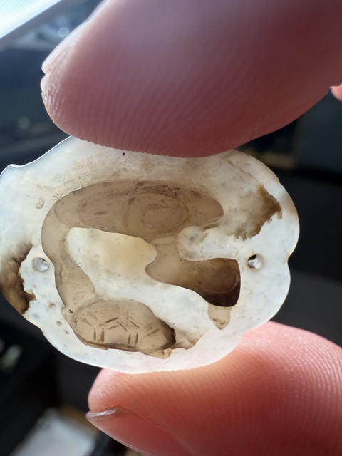 古玩玉器元代和田玉雕龜吐祥云帶飾拍賣，當(dāng)前價(jià)格20000元