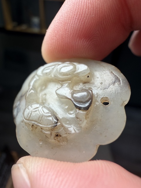 古玩玉器元代和田玉雕龜吐祥云帶飾拍賣，當(dāng)前價(jià)格20000元