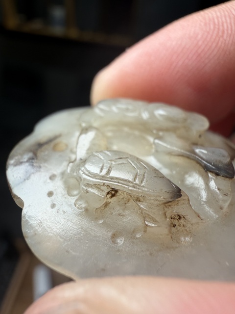 古玩玉器元代和田玉雕龜吐祥云帶飾拍賣，當(dāng)前價(jià)格20000元