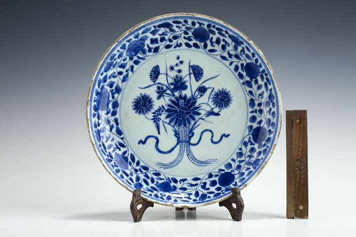 古玩陶瓷清雍正·青花一束蓮紋盤拍賣，當前價格12800元