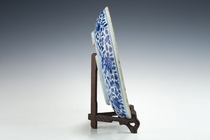 古玩陶瓷清雍正·青花一束蓮紋盤拍賣，當前價格12800元