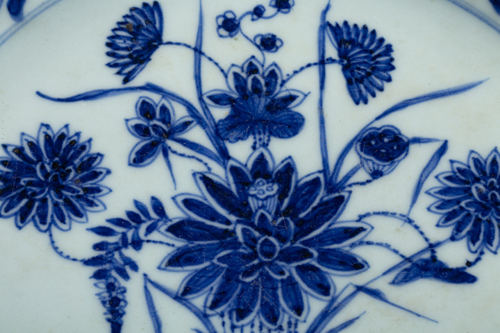 古玩陶瓷清雍正·青花一束蓮紋盤拍賣，當前價格12800元