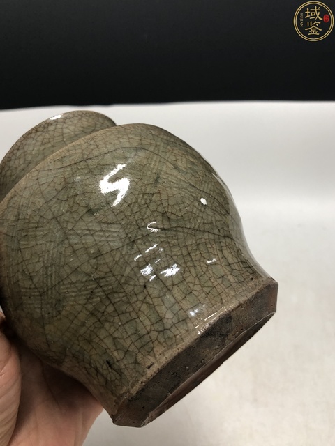 古玩陶瓷明龍泉青釉暗刻菱格紋魚簍尊拍賣，當前價格6888元