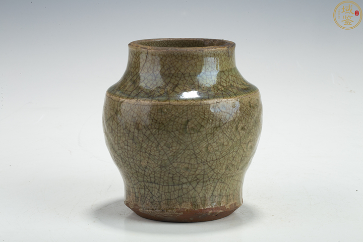 古玩陶瓷明龍泉青釉暗刻菱格紋魚簍尊拍賣，當前價格6888元