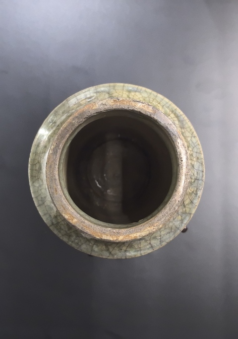 古玩陶瓷明龍泉青釉暗刻菱格紋魚簍尊拍賣，當前價格6888元