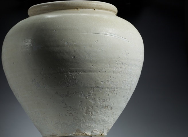 古玩陶瓷唐代白釉唇口罐拍賣，當前價格9000元