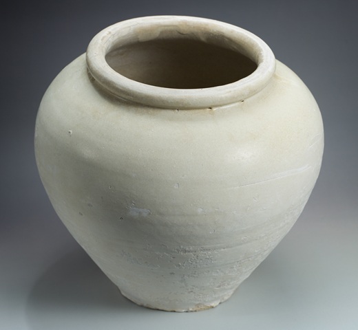 古玩陶瓷唐代白釉唇口罐拍賣，當前價格9000元