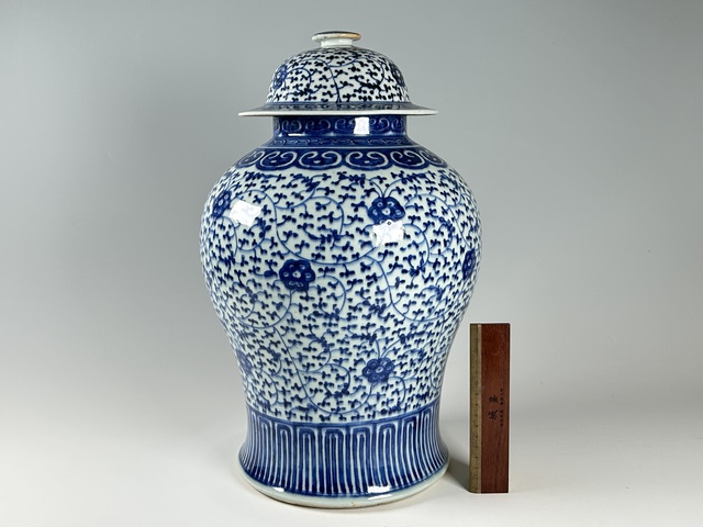 古玩陶瓷清乾隆·青花如意披肩纏枝花卉紋將軍罐真品鑒賞圖