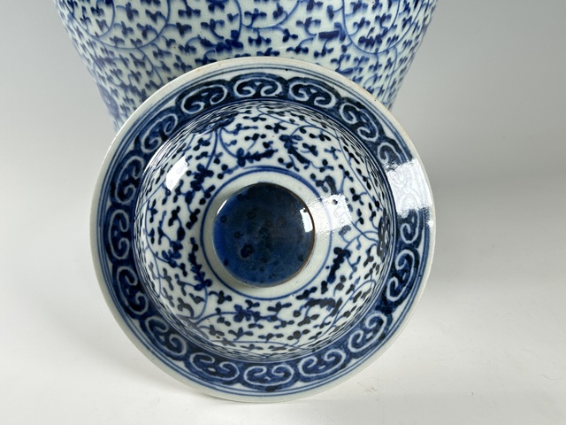 古玩陶瓷清乾隆·青花如意披肩纏枝花卉紋將軍罐真品鑒賞圖