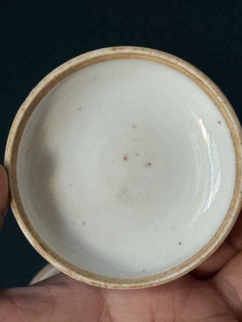 古玩陶瓷山水紋青花蓋盒真品鑒賞圖