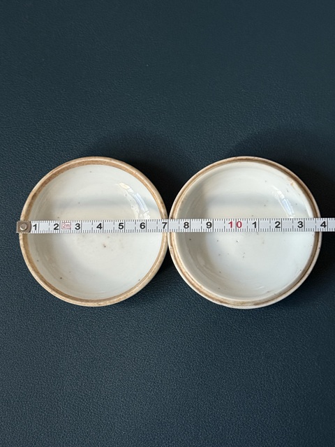 古玩陶瓷山水紋青花蓋盒真品鑒賞圖