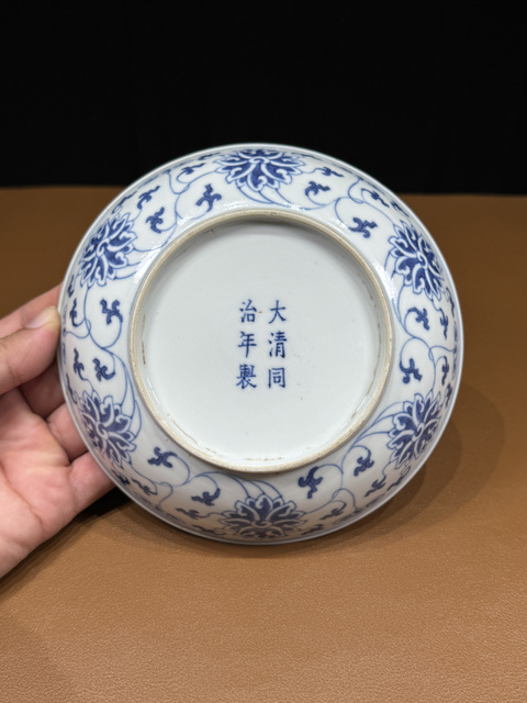 古玩陶瓷青花纏枝花卉紋盤真品鑒賞圖