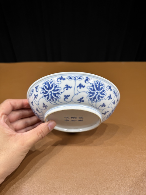 古玩陶瓷青花纏枝花卉紋盤真品鑒賞圖