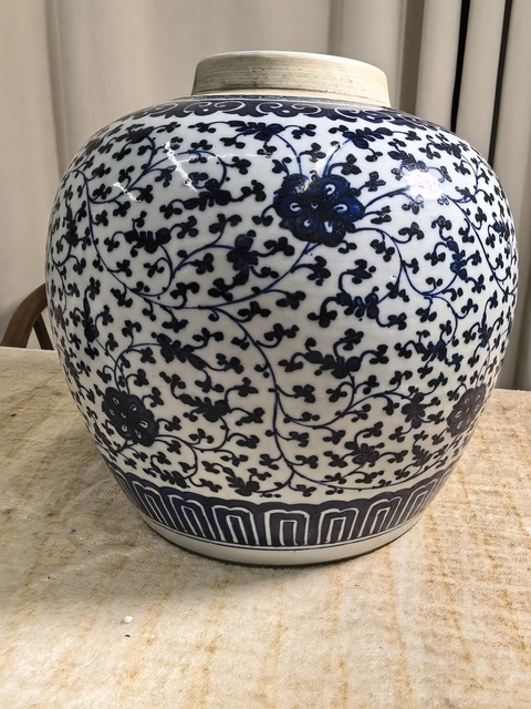 古玩陶瓷青花纏枝花卉紋罐，浙料，溫度低了真品鑒賞圖