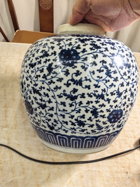 古玩陶瓷青花纏枝花卉紋罐，浙料，溫度低了真品鑒賞圖