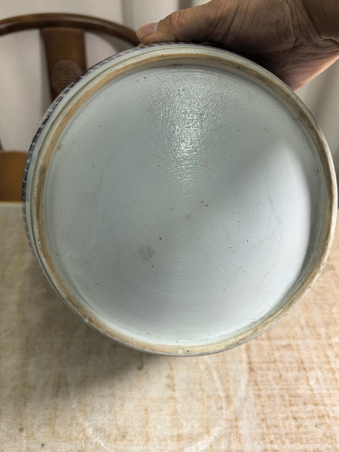 古玩陶瓷青花纏枝花卉紋罐，浙料，溫度低了真品鑒賞圖