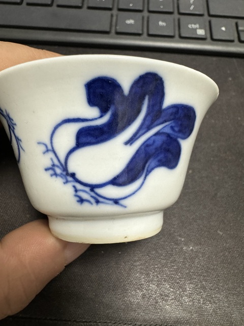 古玩陶瓷萊菔詩紋青花杯真品鑒賞圖