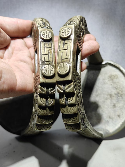 古玩銅器馬蹬真品鑒賞圖