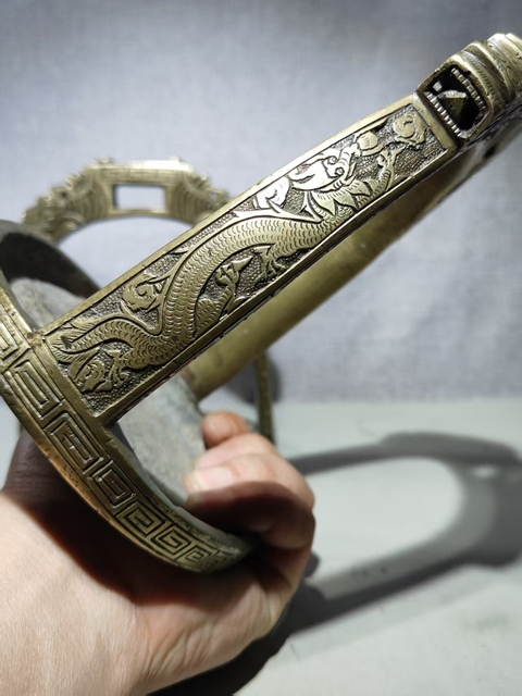 古玩銅器馬蹬真品鑒賞圖