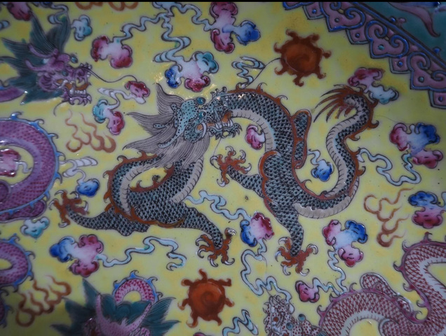 古玩陶瓷民國 粉彩龍紋盤真品鑒賞圖