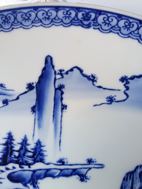 古玩陶瓷精美民國大正時期山水紋青花大盤拍賣，當前價格330元