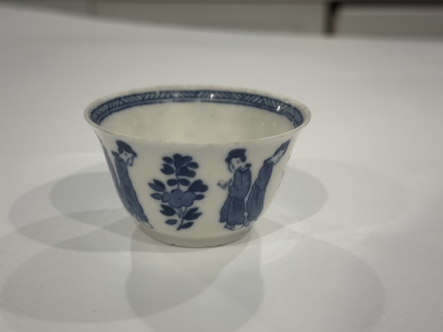 古玩陶瓷青花人物紋杯真品鑒賞圖