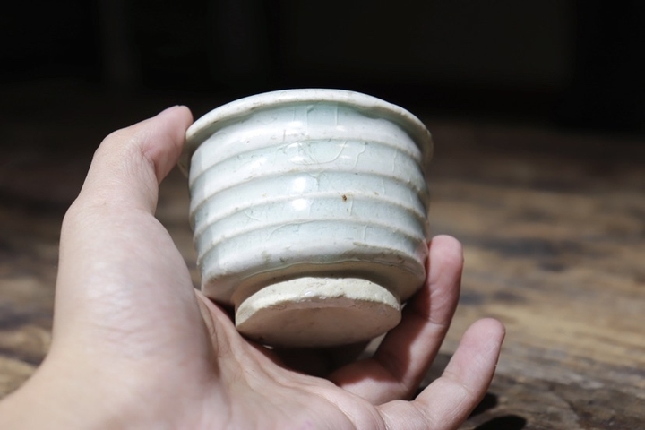 古玩陶瓷青白釉旋紋爐真品鑒賞圖