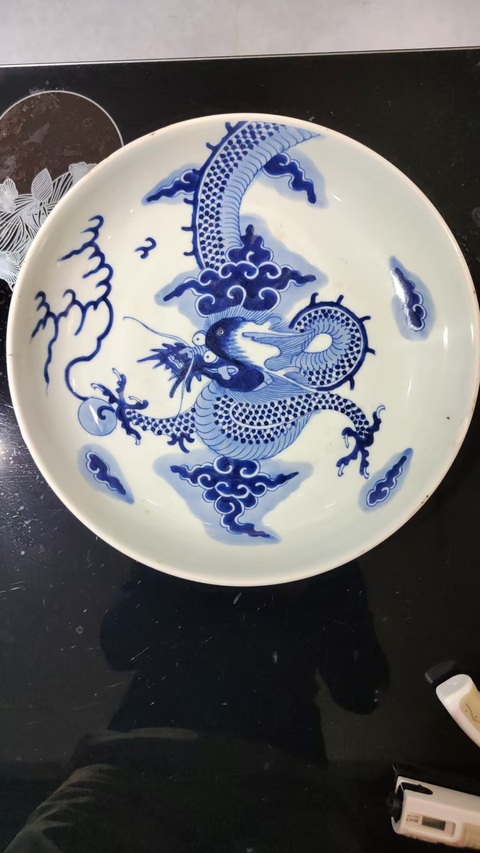 古玩陶瓷青花過墻龍紋盤真品鑒賞圖
