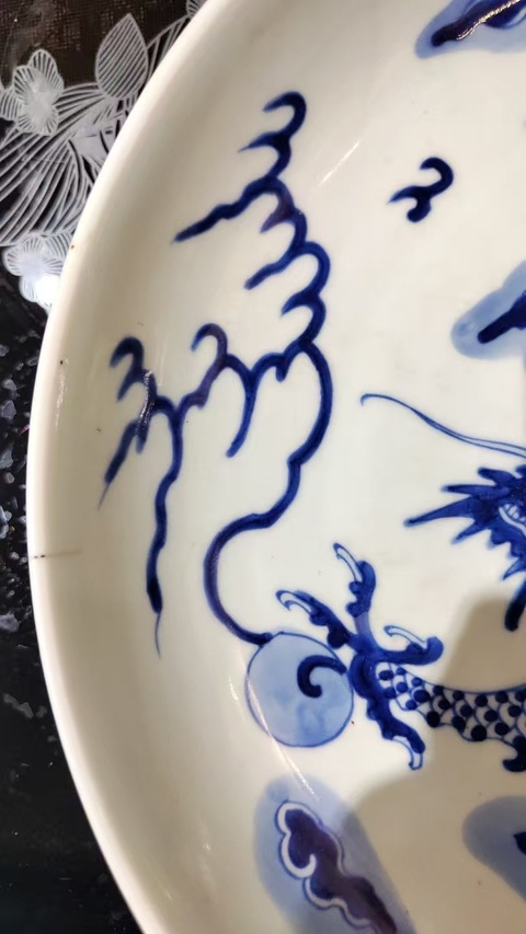 古玩陶瓷青花過墻龍紋盤真品鑒賞圖
