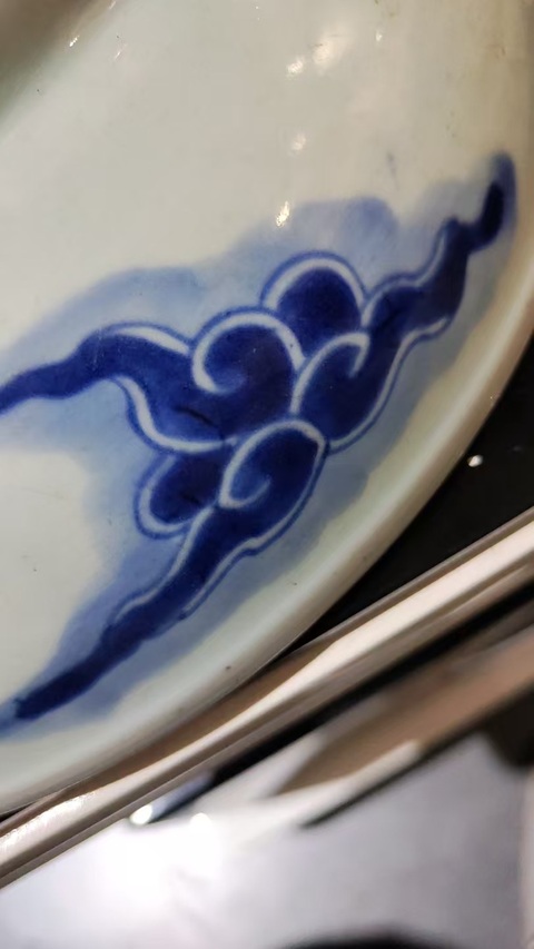 古玩陶瓷青花過墻龍紋盤真品鑒賞圖