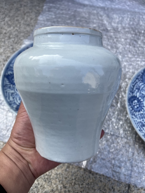 古玩陶瓷甜白釉罐真品鑒賞圖